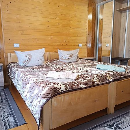 Гірська Роса Apartment Verkhniy Yasenov ภายนอก รูปภาพ