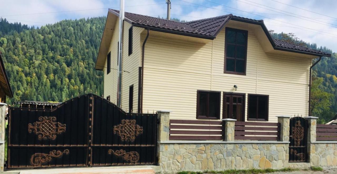 Гірська Роса Apartment Verkhniy Yasenov ภายนอก รูปภาพ
