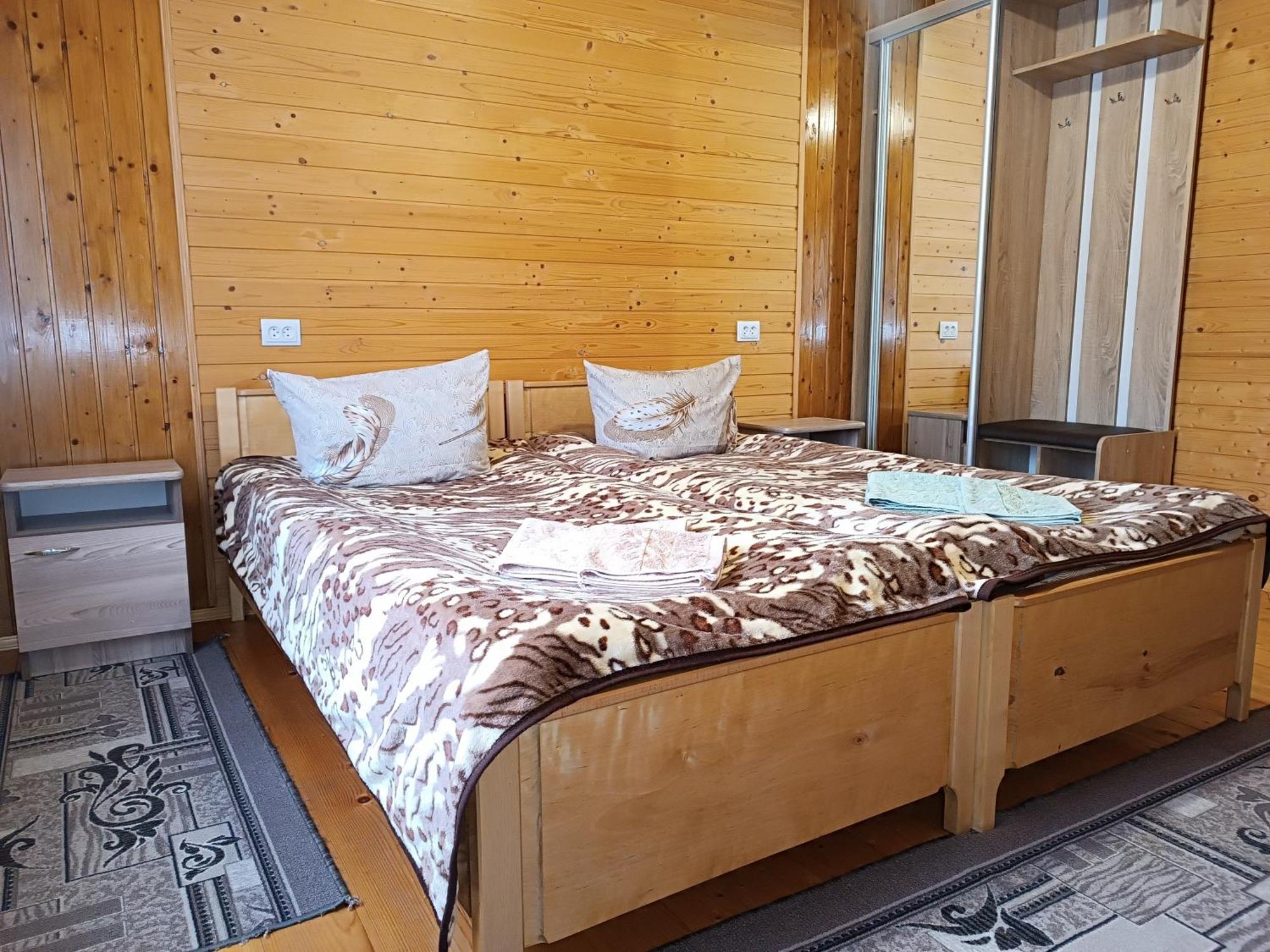 Гірська Роса Apartment Verkhniy Yasenov ภายนอก รูปภาพ