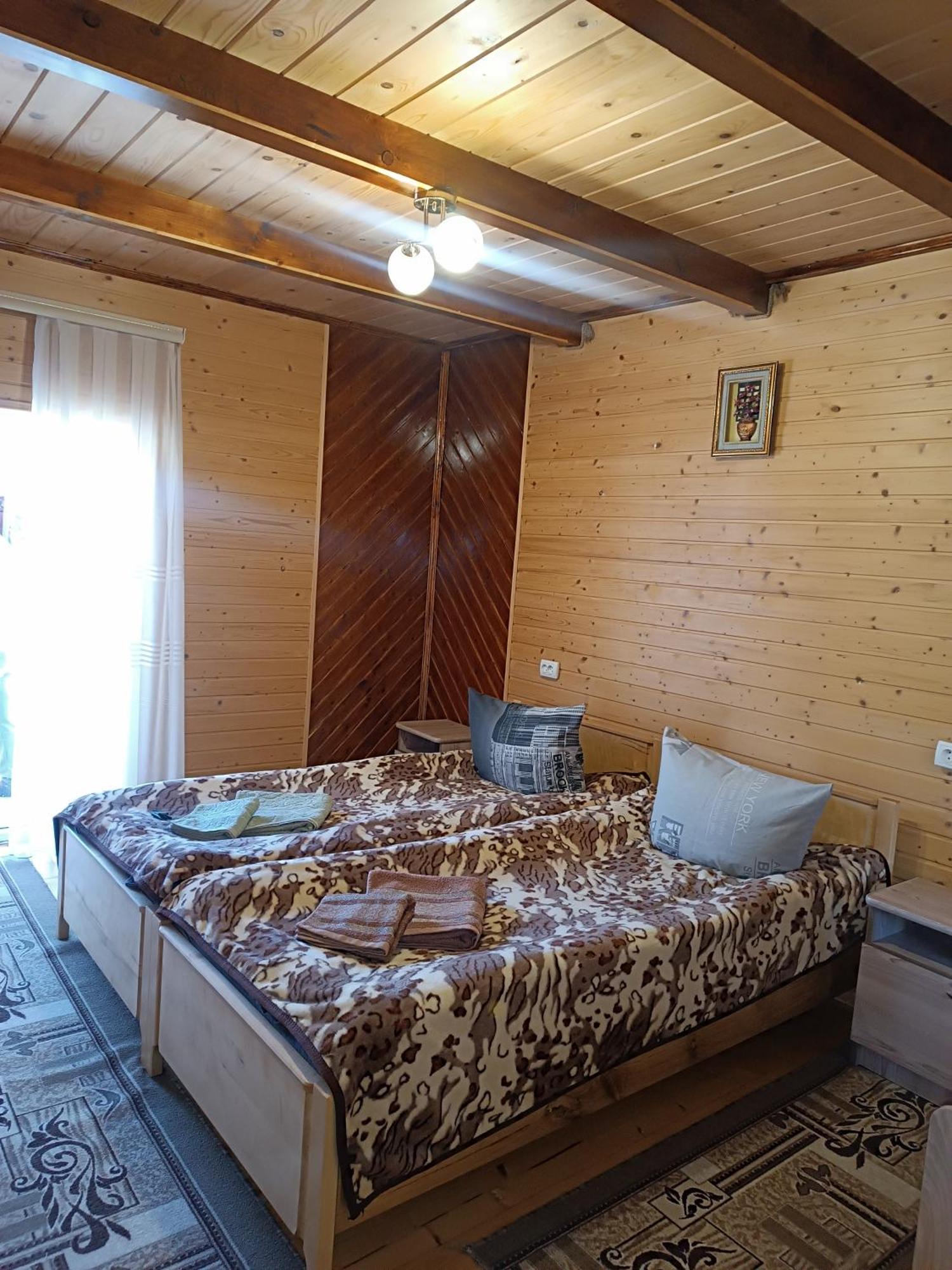 Гірська Роса Apartment Verkhniy Yasenov ภายนอก รูปภาพ